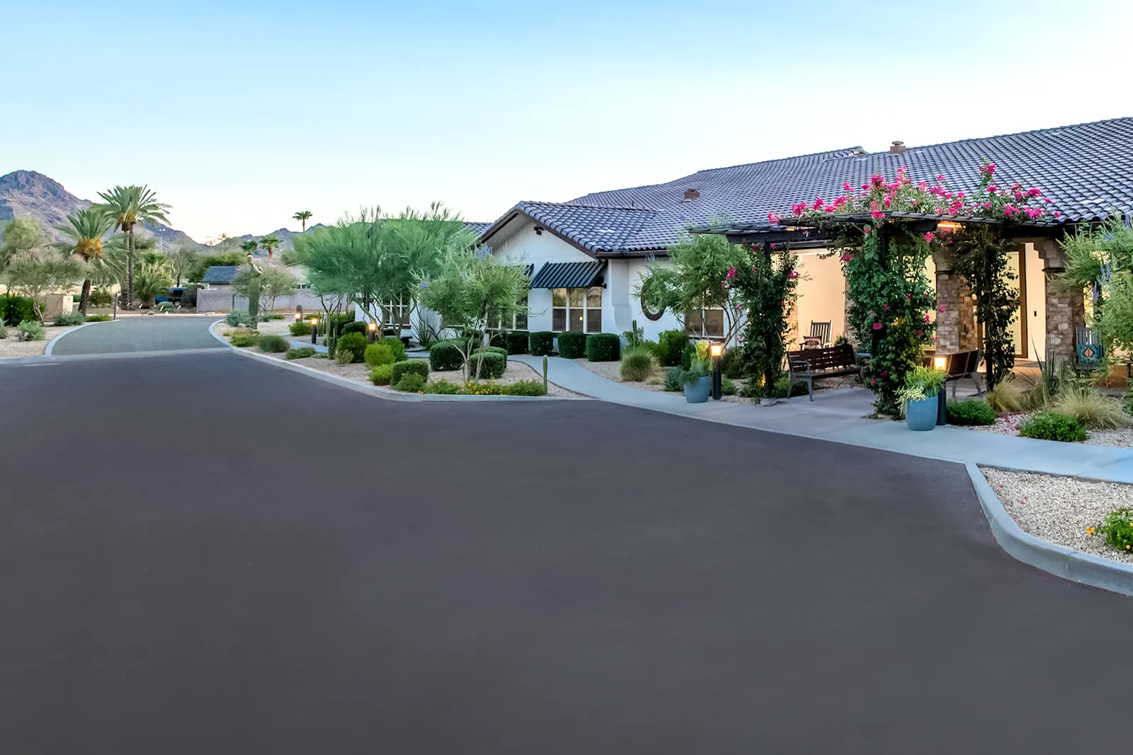 First-Class Memory Care in Phoenix, AZ | Shadow Mountain Memory Care
